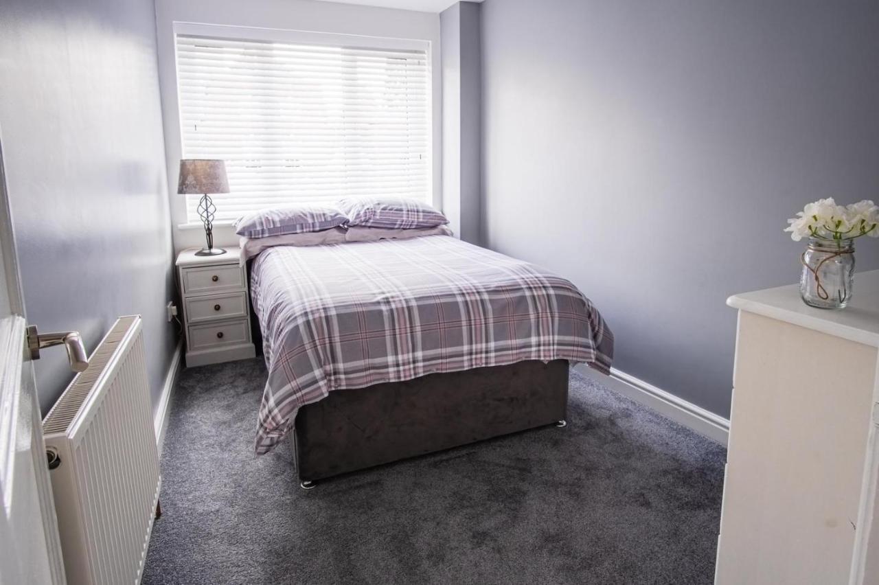 Tallets Apartment With Balcony & Parking Tewkesbury Buitenkant foto