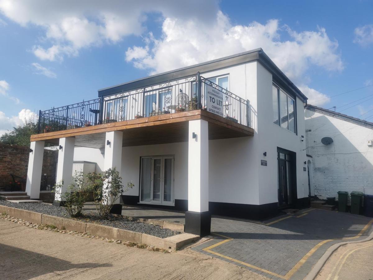 Tallets Apartment With Balcony & Parking Tewkesbury Buitenkant foto