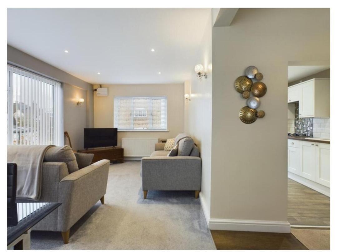 Tallets Apartment With Balcony & Parking Tewkesbury Buitenkant foto